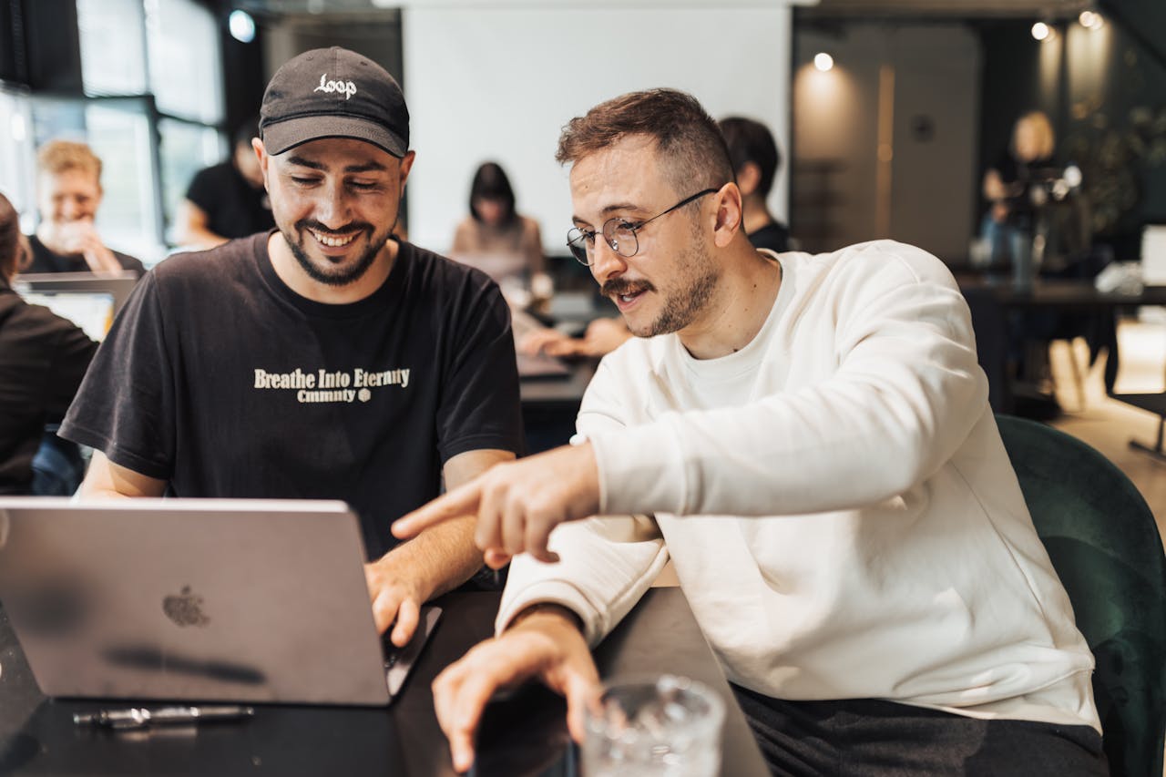 Was ist Online-Proofing? Erklärung, Vorteile und die besten Tools 2026